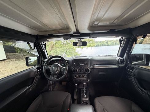 Used 2017 Jeep Wrangler Unlimited Sport w/ Quick Order Package 24S AWD/4WD image 10