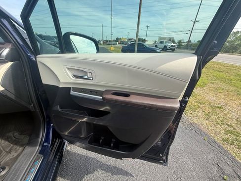 Used 2022 Toyota Sienna Platinum image 22