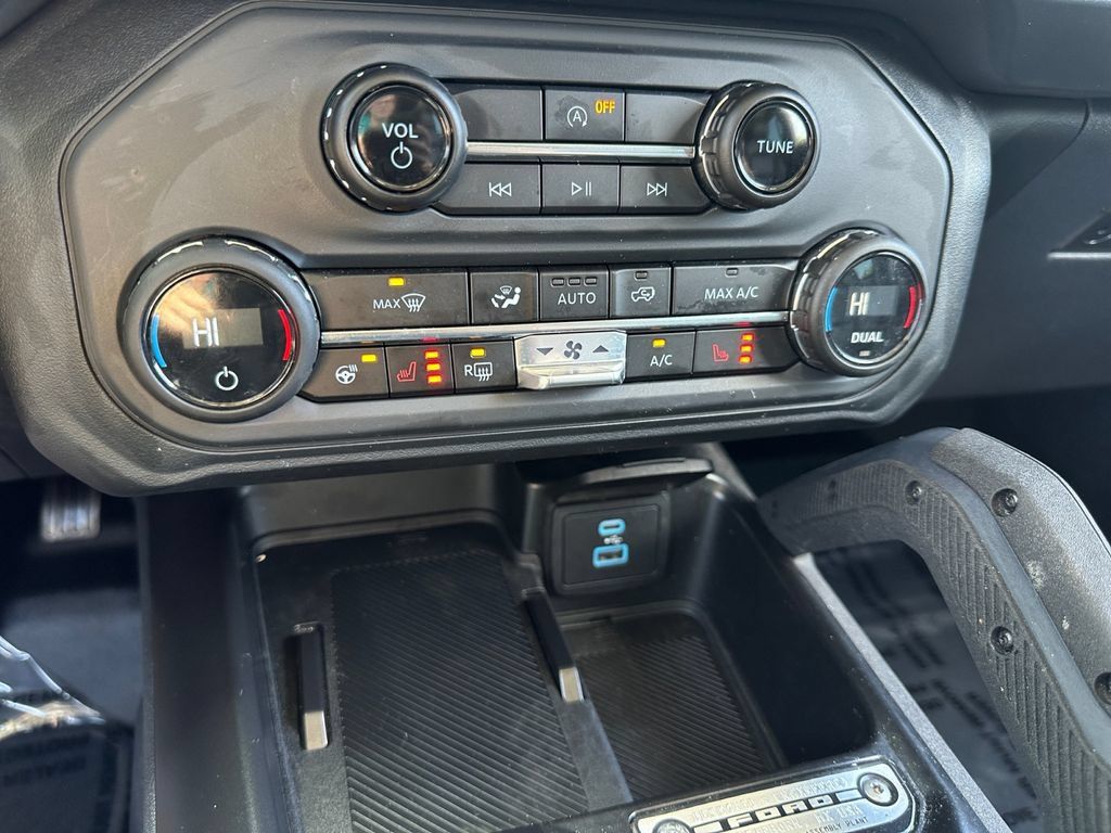 Used 2025 Ford Bronco Badlands AWD/4WD image 26