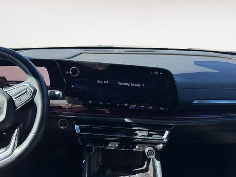 Used 2024 Chevrolet Traverse Z71 image 11