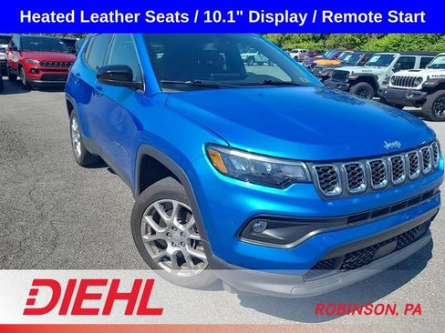 Used 2024 Jeep Compass Latitude AWD/4WD image 4