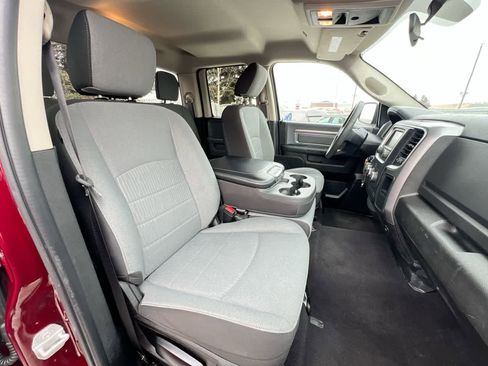 Used 2024 RAM 1500 Classic SLT image 28