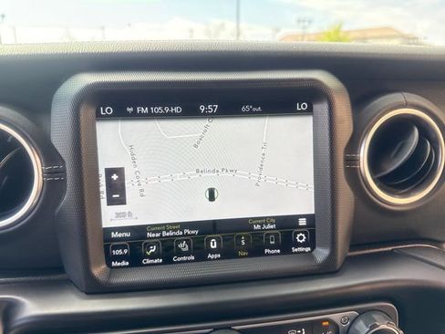 Used 2022 Jeep Wrangler Unlimited Sahara w/ Cold Weather Group image 16