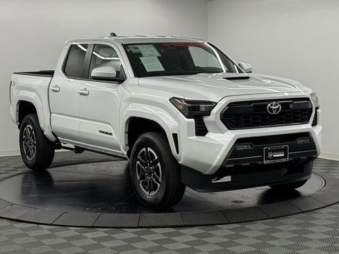 Used 2025 Toyota Tacoma TRD Off-Road image 5