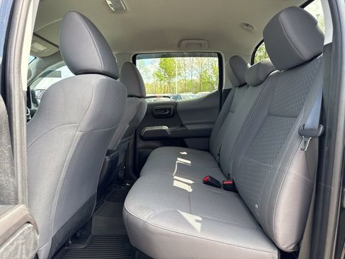 Used 2021 Toyota Tacoma SR5 AWD/4WD image 12