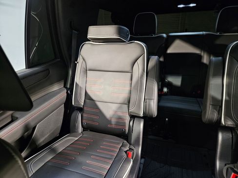 Used 2025 GMC Yukon AT4 Ultimate image 11