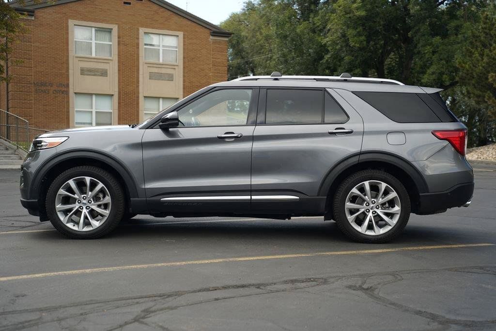 Used 2021 Ford Explorer Platinum w/ Equipment Group 601A AWD/4WD image 2