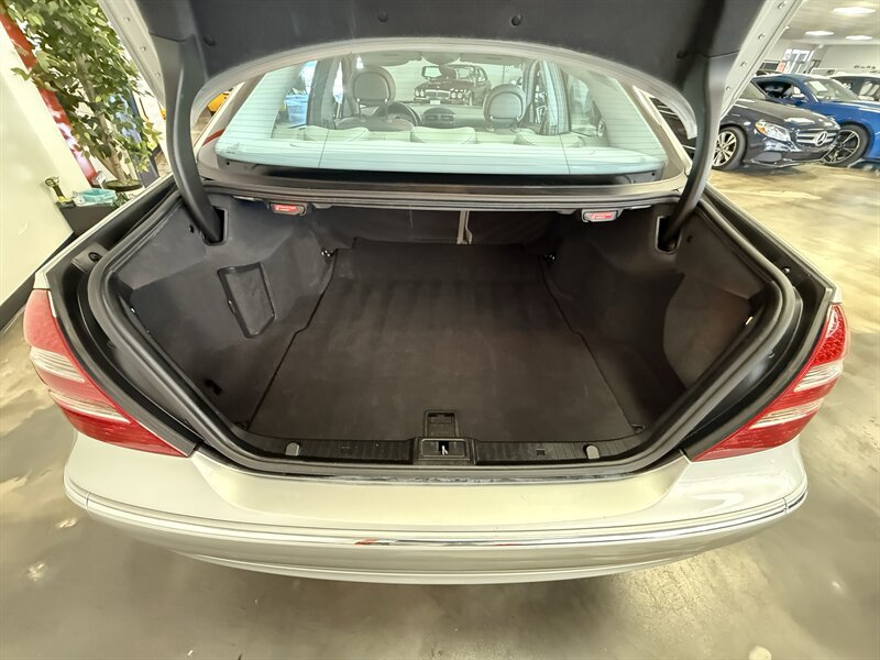 Used 2003 Mercedes-Benz E 500 Sedan w/ X2 Opt Pkg image 30