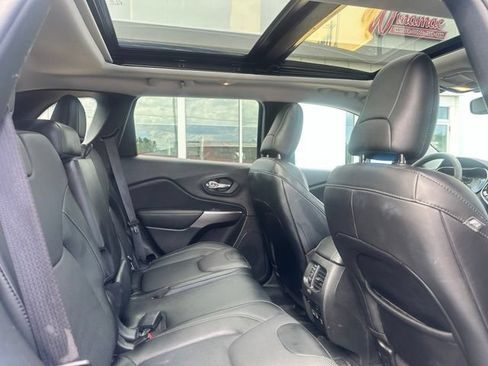 Used 2022 Jeep Cherokee Limited w/ Elite Package AWD/4WD image 18