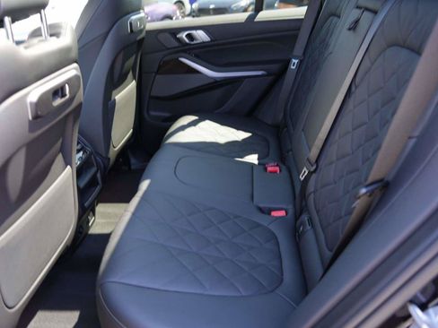 Used 2024 BMW X5 sDrive40i w/ Premium Package RWD image 11