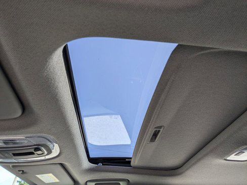 New 2024 Hyundai Elantra SEL w/ Convenience Package image 15