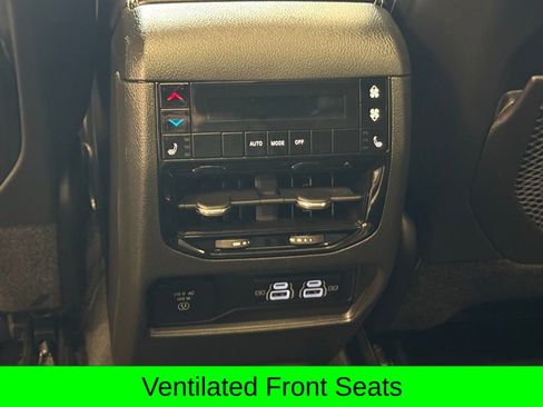 Used 2025 Jeep Grand Cherokee L Limited w/ Luxury Tech Group II image 15