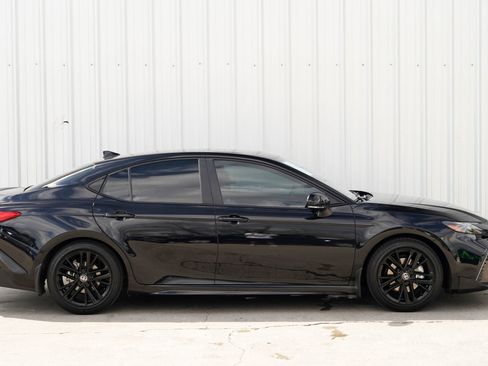 Used 2025 Toyota Camry SE w/ Convenience Package image 52