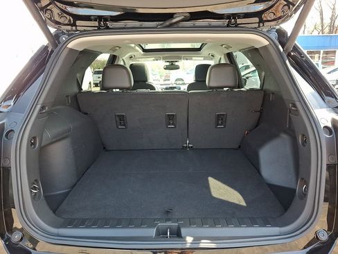 Used 2023 Chevrolet Equinox Premier image 28