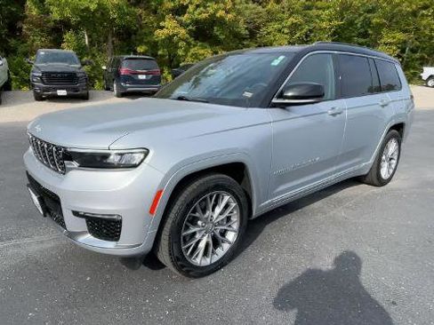 Used 2024 Jeep Grand Cherokee L Summit w/ Advanced Protech Group IV AWD/4WD image 49