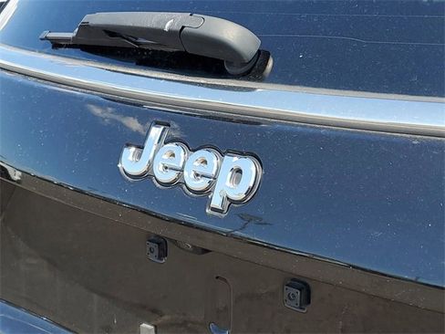 Used 2021 Jeep Compass Limited image 29