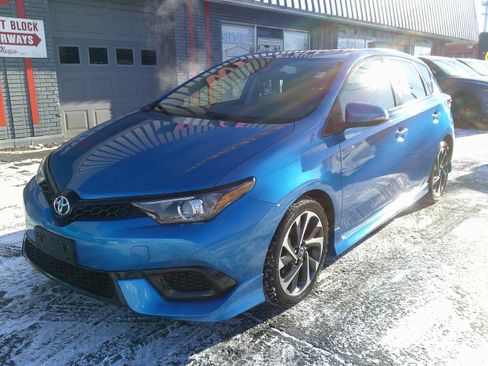 Used 2018 Toyota Corolla iM image 12
