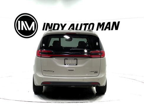 Used 2021 Chrysler Pacifica Limited w/ S Appearance Package AWD/4WD image 5