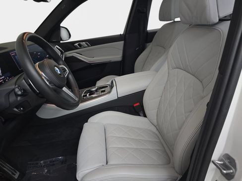 Used 2024 BMW X5 xDrive40i w/ M Sport Package AWD/4WD image 18