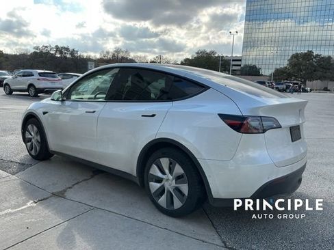 Used 2021 Tesla Model Y Long Range image 4