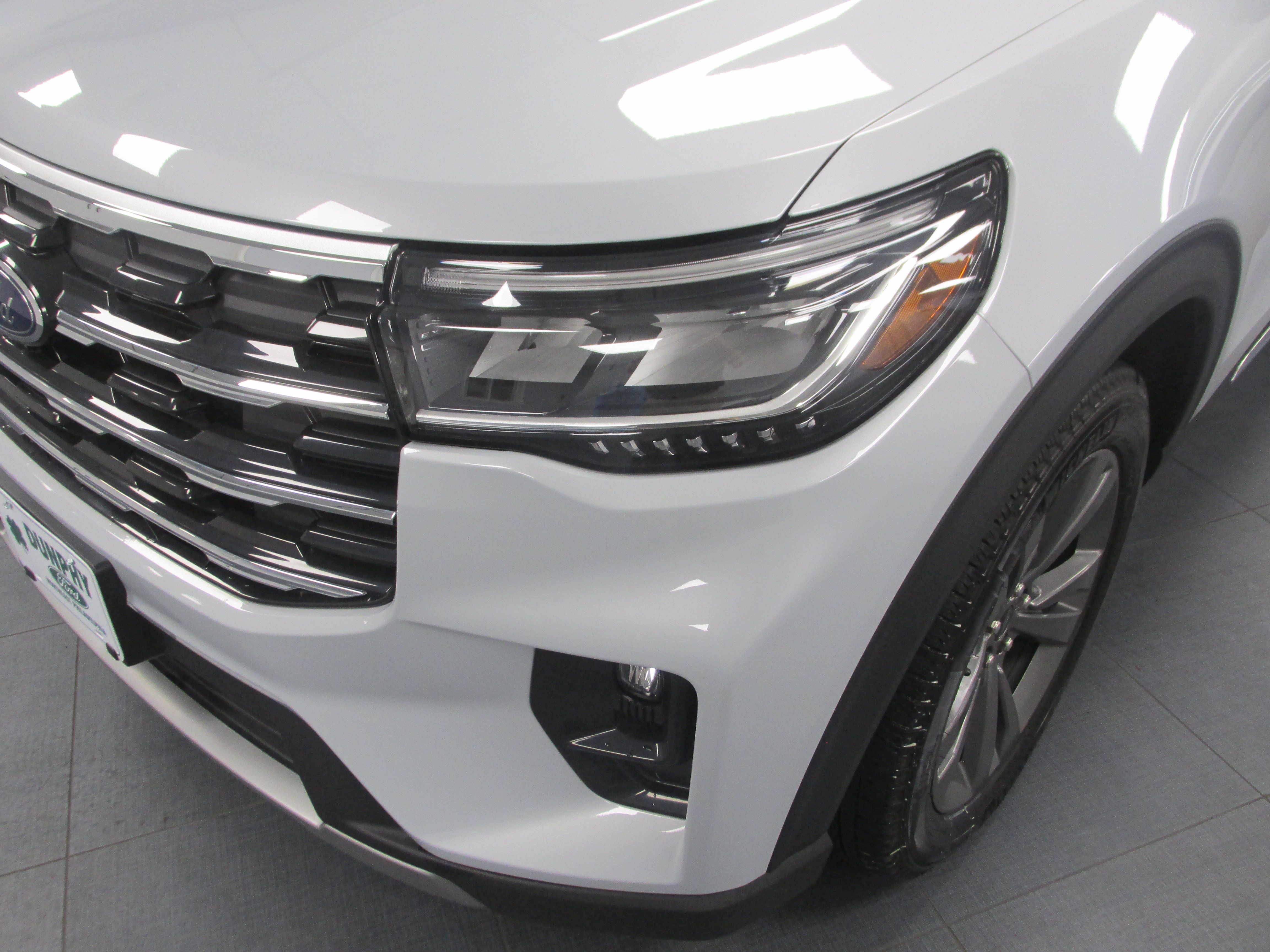 Used 2025 Ford Explorer Active w/ Active Comfort Package AWD/4WD image 9