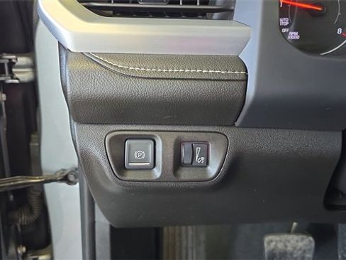 Used 2023 GMC Acadia SLE w/ Driver Convenience Package image 23