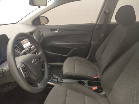 Used 2019 Hyundai Accent SE FWD image 17