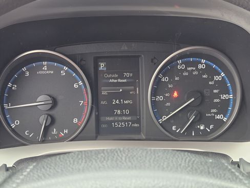 Used 2017 Toyota RAV4 LE FWD image 17