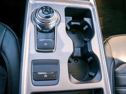 Used 2023 Ford Edge SEL image 19