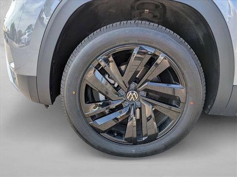 Used 2022 Volkswagen Atlas Cross Sport SE w/ Black Wheel Package AWD/4WD image 29