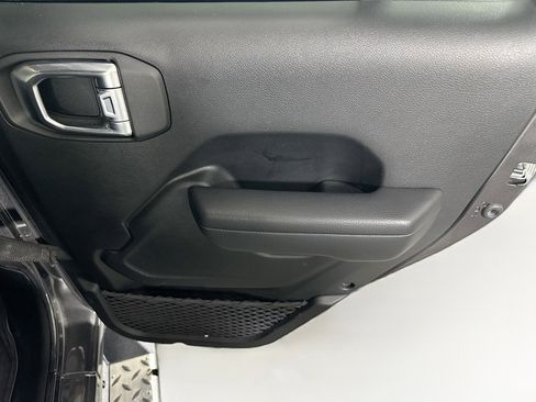 Used 2024 Jeep Wrangler Sport S image 27