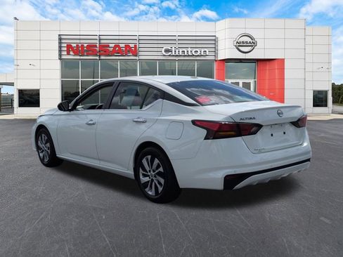 Certified 2025 Nissan Altima 2.5 S FWD image 5