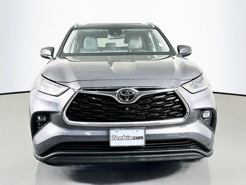 Used 2022 Toyota Highlander Limited AWD/4WD image 3