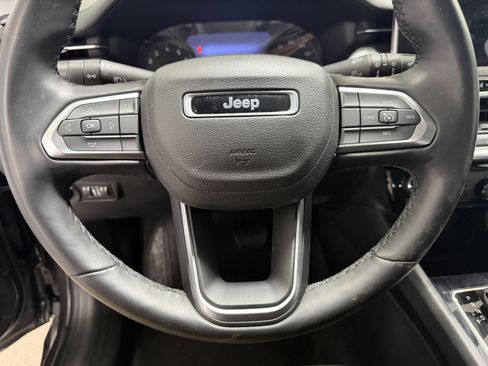 Used 2022 Jeep Compass Latitude w/ Sun and Sound Group AWD/4WD image 13