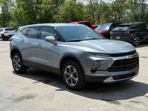 New 2025 Chevrolet Blazer LT image 3