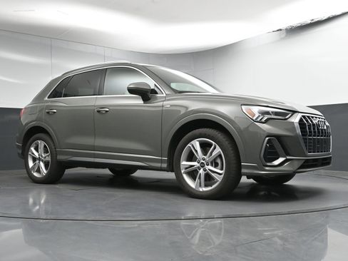 Used 2022 Audi Q3 2.0T Premium Plus image 26