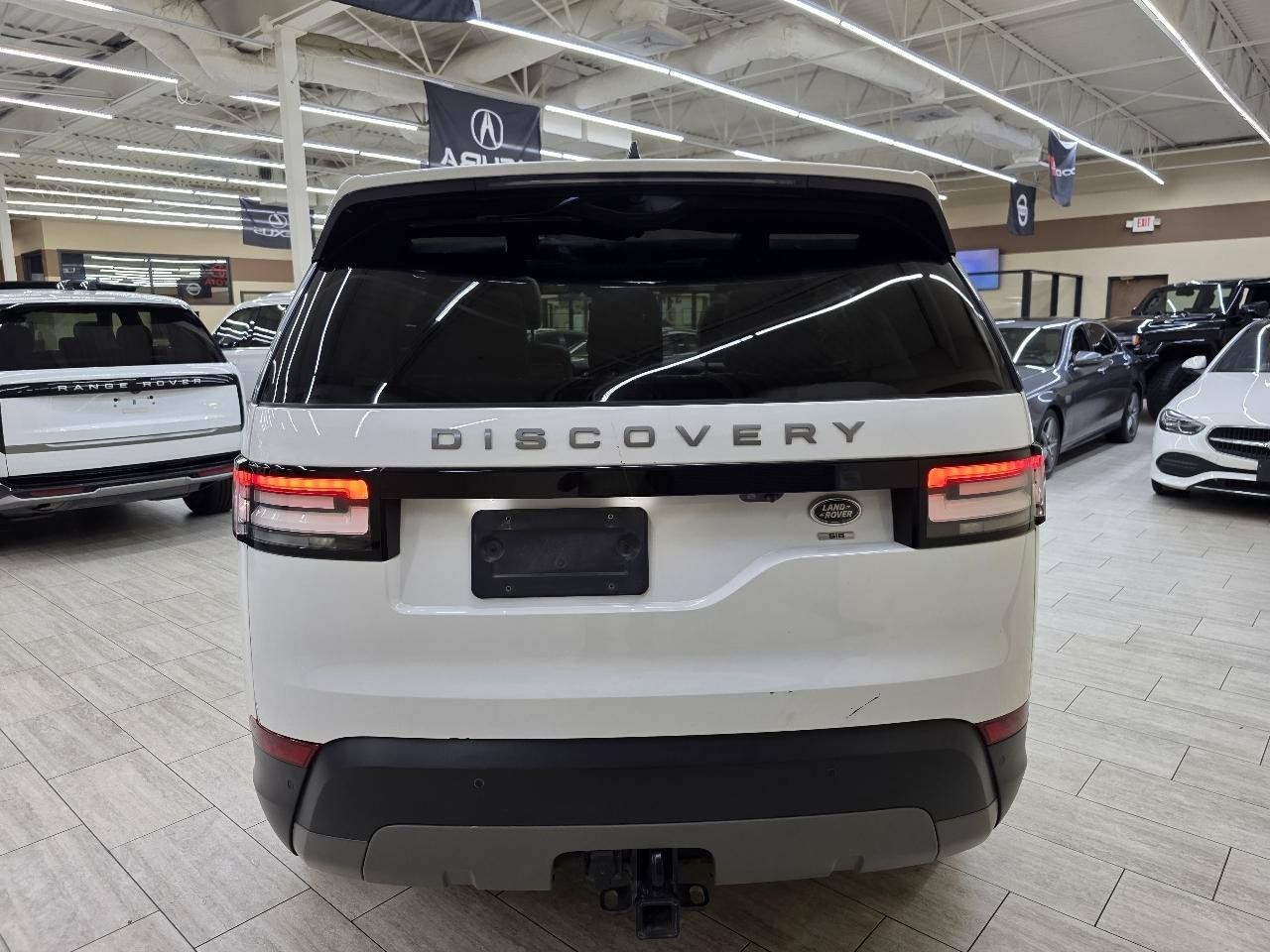 Used 2019 Land Rover Discovery SE AWD/4WD image 7