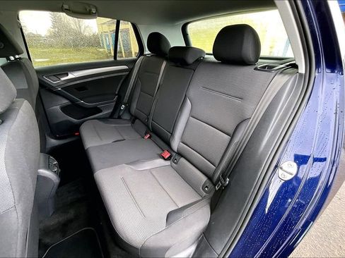 Used 2019 Volkswagen e-Golf SE image 22