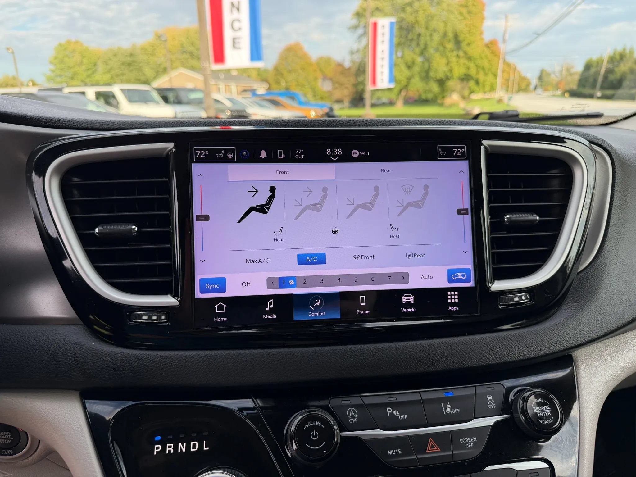 Used 2023 Chrysler Pacifica Touring-L FWD image 24