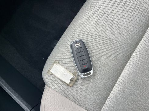 Used 2025 Nissan Rogue SV image 21