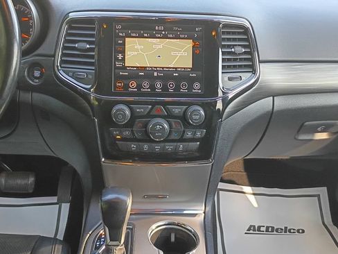 Used 2021 Jeep Grand Cherokee Laredo X AWD/4WD image 13