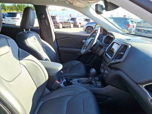 Certified 2021 Jeep Cherokee Latitude Lux w/ Comfort/Convenience Group image 12