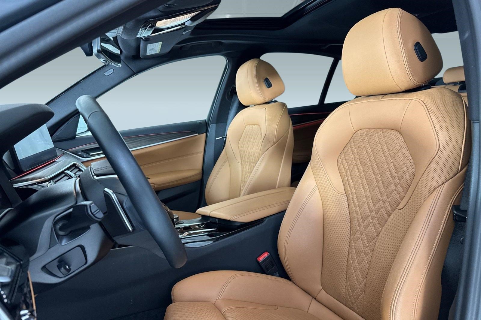 Certified 2023 BMW 530i w/ Convenience Package RWD image 5