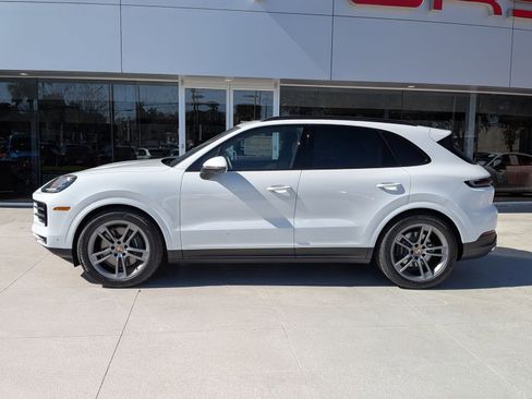New 2026 Porsche Cayenne AWD/4WD image 2
