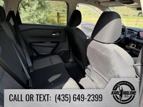 Used 2025 Nissan Rogue SV FWD image 33