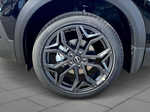 New 2026 Nissan Kicks SR w/ Illumination Package FWD image 9