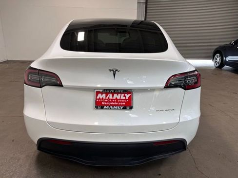Used 2024 Tesla Model Y Long Range image 4