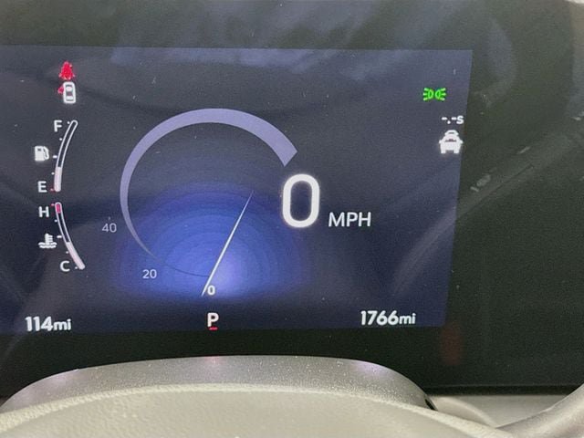Used 2025 Buick Encore GX Avenir w/ Avenir Technology Package FWD image 13