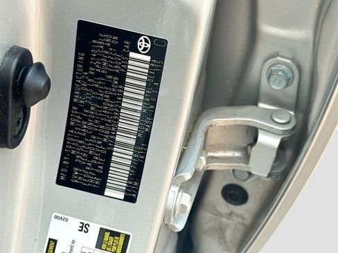 Used 2024 Toyota Corolla LE FWD image 33