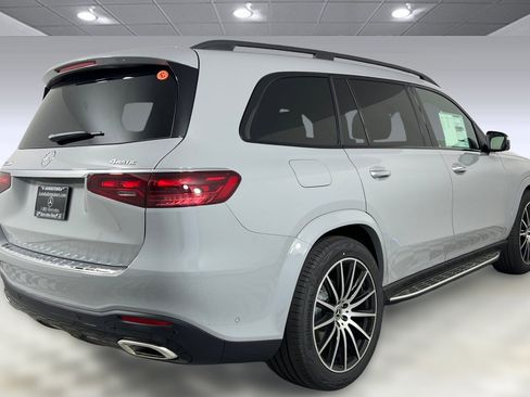 New 2026 Mercedes-Benz GLS 580 4MATIC image 9